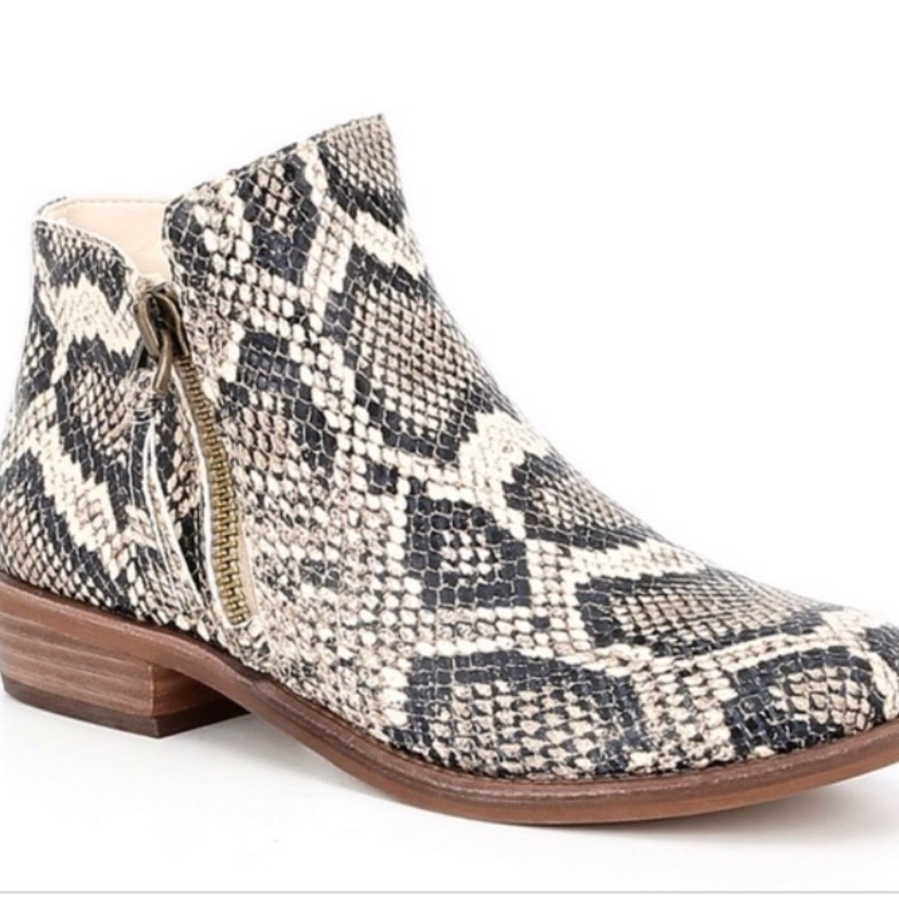 NWOT Gianni Bini Snake Print Leather Booties